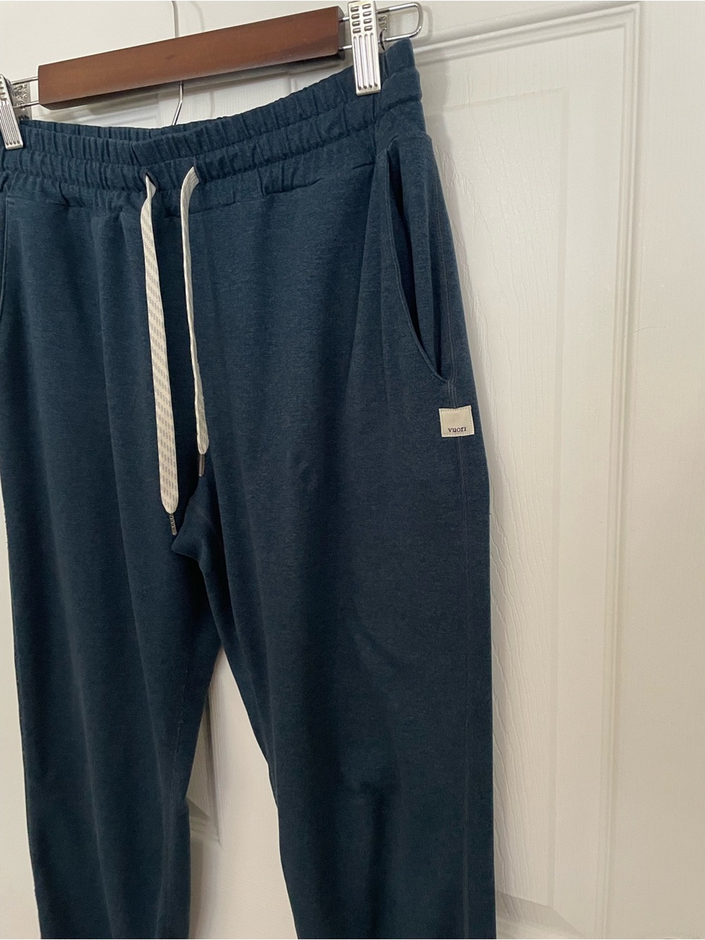 Vuori Women’s Performance Joggers Blue Coast Heather